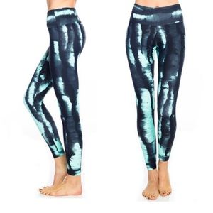 Liquido | Light Night Patterned Yoga Legging